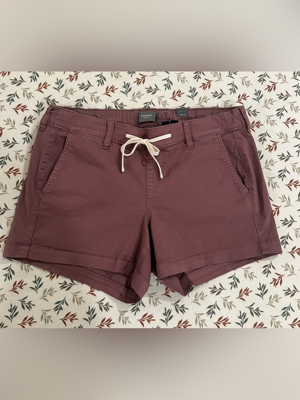 NWT Torrid Weekend Stretch Twill Cargo Short | Rose Taupe 00 / M/L / 10